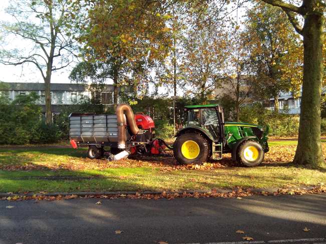 Bladeren Veegwagen Harderwijk